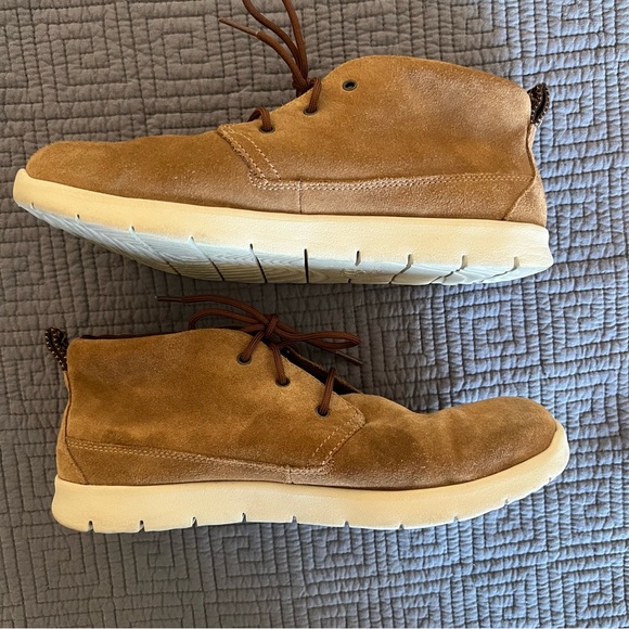 Youth Ugg Desert / Chukka Boot, size 6 - Picture 7 of 8